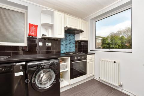 2 bedroom flat for sale, Pampisford Road, Purley, Surrey