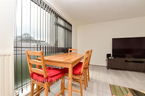 2 bedroom flat for sale, Pampisford Road, Purley, Surrey