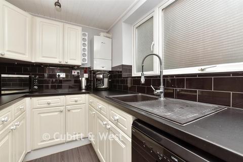 2 bedroom flat for sale, Pampisford Road, Purley, Surrey
