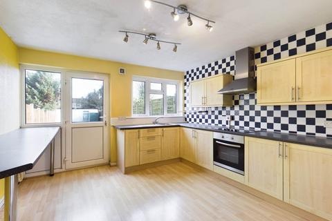 2 bedroom terraced house to rent, Porthkerry Avenue, Welling, Kent