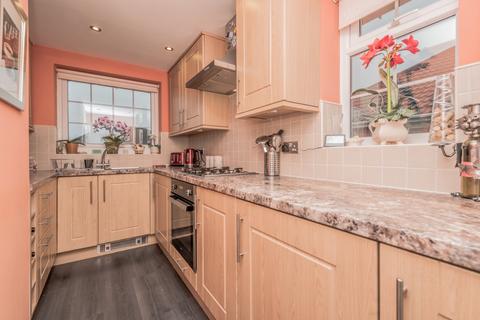 2 bedroom bungalow for sale, Priestley Avenue, Heckmondwike, West Yorkshire, WF16