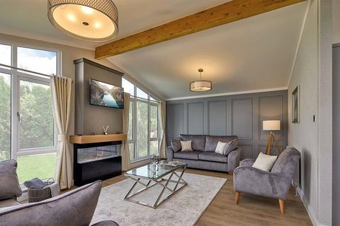 2 bedroom bungalow for sale, Burnt House Lane, Newport, Isle of Wight, PO30