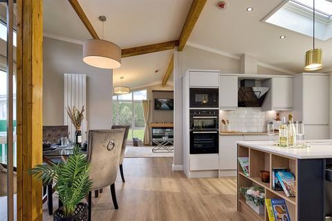 2 bedroom bungalow for sale, Burnt House Lane, Newport, Isle of Wight, PO30