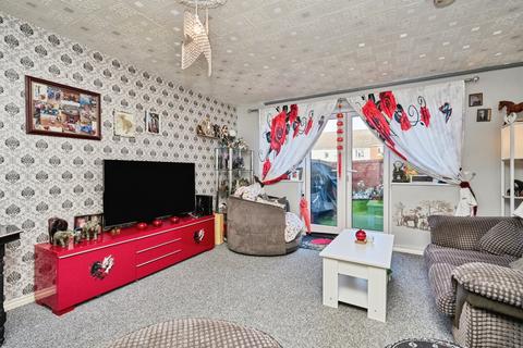 2 bedroom semi-detached house for sale, Waterside Close, East Cowes, Isle of Wight, PO32