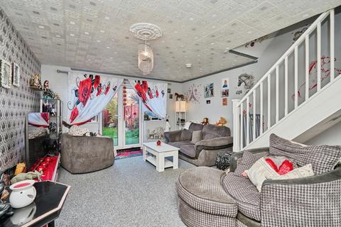 2 bedroom semi-detached house for sale, Waterside Close, East Cowes, Isle of Wight, PO32