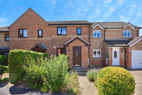 2 bedroom terraced house for sale, The Finches, NEWPORT, Isle of Wight, PO30