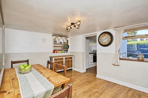 2 bedroom terraced house for sale, Carisbrooke High Street, NEWPORT, Isle of Wight, PO30