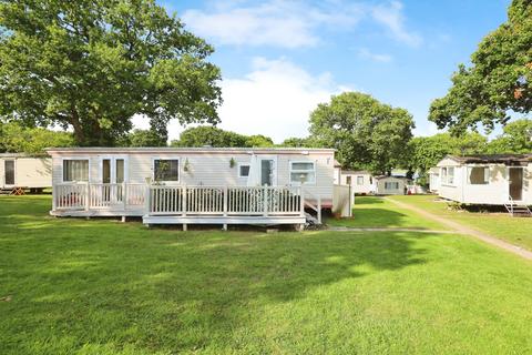 2 bedroom detached house for sale, Thorness Lane, Cowes, Isle of Wight, PO31