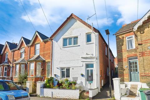 2 bedroom flat for sale, Tennyson Road, Cowes, Isle of Wight, PO31