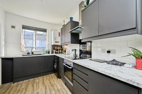 2 bedroom flat for sale, Tennyson Road, Cowes, Isle of Wight, PO31