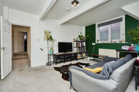 2 bedroom flat for sale, Tennyson Road, Cowes, Isle of Wight, PO31