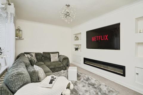 3 bedroom semi-detached house for sale, Princess Close, East Cowes, Isle of Wight, PO32