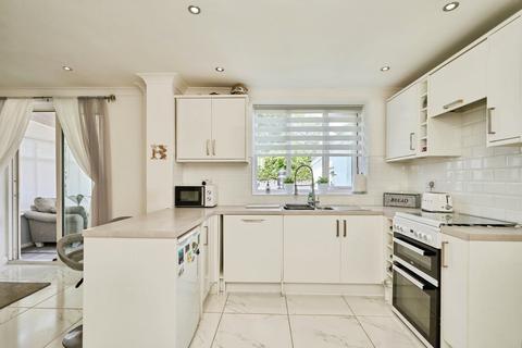 3 bedroom semi-detached house for sale, Princess Close, East Cowes, Isle of Wight, PO32