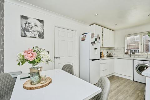 3 bedroom semi-detached house for sale, Glamis Gardens, East Cowes, Isle of Wight, PO32