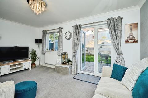 3 bedroom semi-detached house for sale, Glamis Gardens, East Cowes, Isle of Wight, PO32