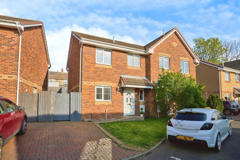 3 bedroom semi-detached house for sale, Glamis Gardens, East Cowes, Isle of Wight, PO32