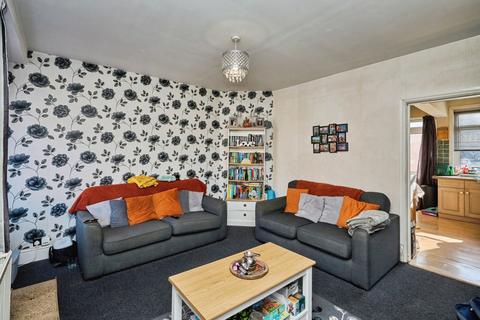3 bedroom end of terrace house for sale, St. Davids Road, East Cowes, Isle of Wight, PO32