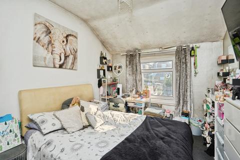 3 bedroom end of terrace house for sale, St. Davids Road, East Cowes, Isle of Wight, PO32