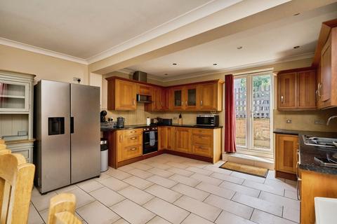 4 bedroom semi-detached house for sale, The Avenue, Totalnd Bay, Isle of Wight, PO39