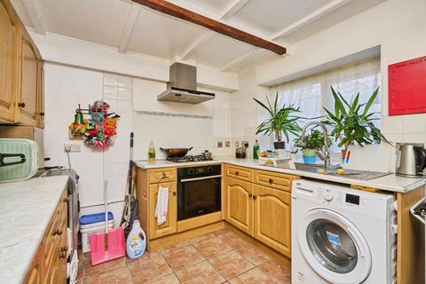 2 bedroom end of terrace house for sale, Barton Road, Newport, Isle of Wight, PO30