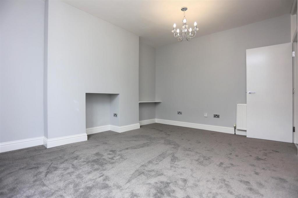 Flat 4, 13 Devonshire Place (5).JPG