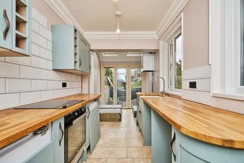 3 bedroom terraced house for sale, Kings Road, East Cowes, Isle of Wight, PO32
