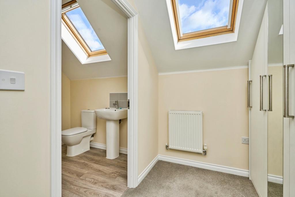 En-Suite/Wardrobe