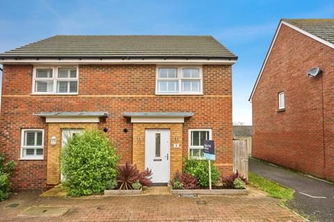 2 bedroom semi-detached house for sale, Chinchen Close, East Cowes, PO32