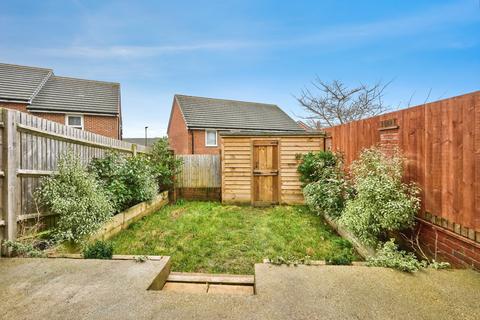 2 bedroom semi-detached house for sale, Chinchen Close, East Cowes, PO32