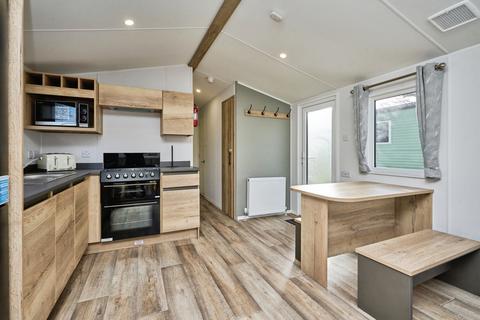 2 bedroom park home for sale, Thorness Lane, Cowes, Isle of Wight, PO31