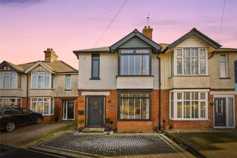 undefined, Medina Avenue, Newport, Isle of Wight, PO30