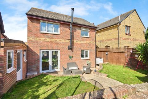 3 bedroom detached house for sale, Sylvan Avenue, East Cowes, Isle of Wight, PO32