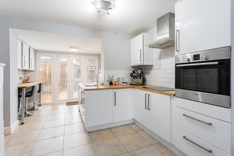 2 bedroom terraced house for sale, Budgen Close, Crawley RH10