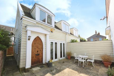 4 bedroom detached house for sale, Heath Road, Sandown, Isle of Wight, PO36