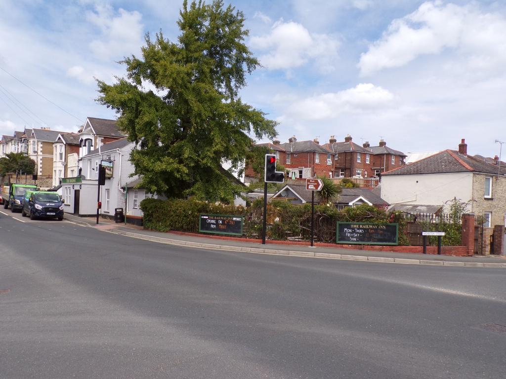 Pub &amp; beer garden fr