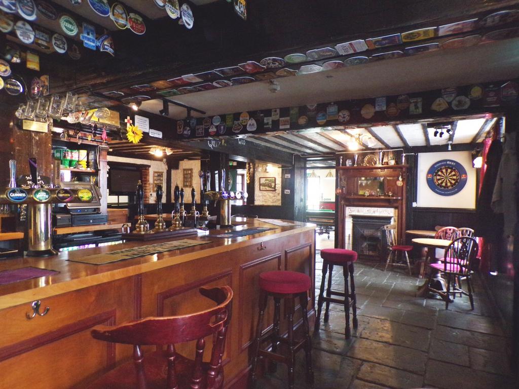 Main Bar area &amp; seat