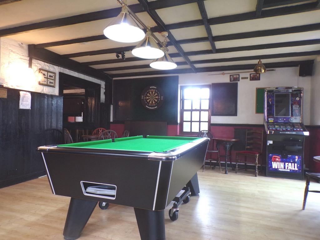 2nd seating area &amp; p