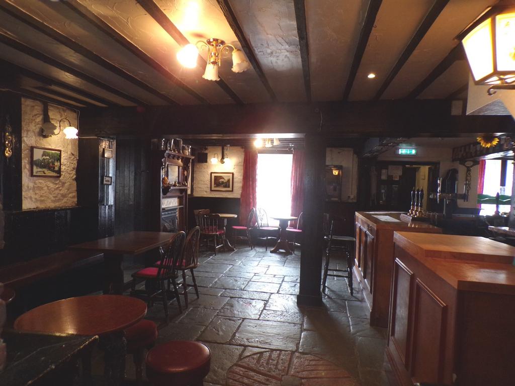 Main Bar area &amp; seat