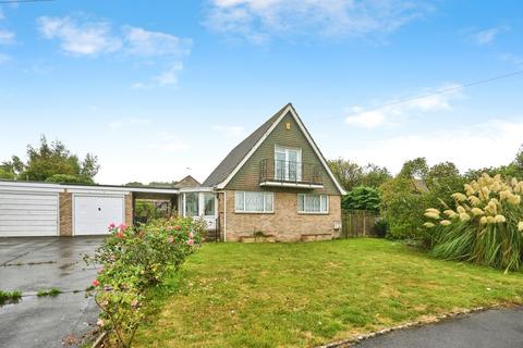 4 bedroom bungalow for sale, Spencer Glade, Ryde, Isle of Wight, PO33