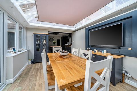 undefined, Robin Close, Alton, Hampshire, GU34