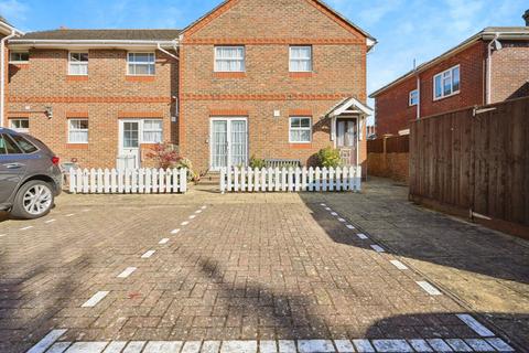 2 bedroom flat for sale, Bakers Court, Cemetery Road, Ryde, Isle of Wight, PO33