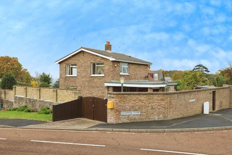 3 bedroom detached house for sale, Puckpool Hill, Ryde, Isle of Wight, PO33