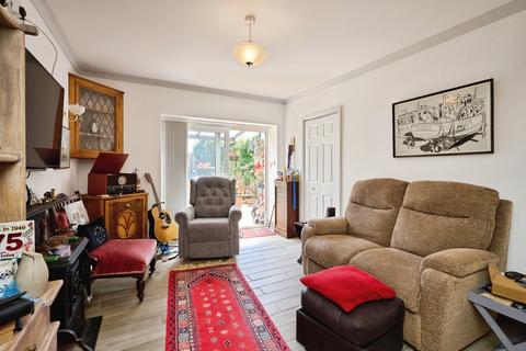 2 bedroom flat for sale, Belvedere Street, Ryde, Isle of Wight, PO33