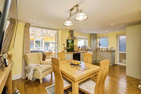 3 bedroom semi-detached house for sale, High Park Road, Ryde, Isle of Wight, PO33