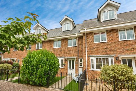 4 bedroom terraced house for sale, Victoria Mews, Binstead Road, Ryde, Isle of Wight, PO33