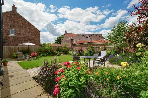 4 bedroom detached house for sale, Pond View, Tollerton, York