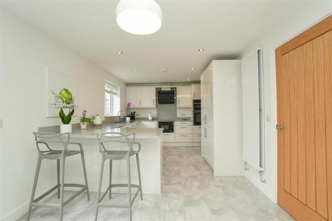 4 bedroom detached house for sale, Pond View, Tollerton, York