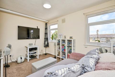 2 bedroom flat for sale, Leed Street, SANDOWN, Isle of Wight, PO36