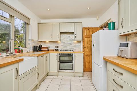 2 bedroom bungalow for sale, Parkway, Ryde, Isle of Wight, PO33