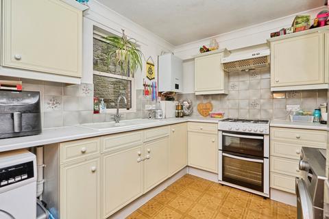 2 bedroom flat for sale, Trinity Court, Trinity Street, Ryde, Isle Of Wight, PO33